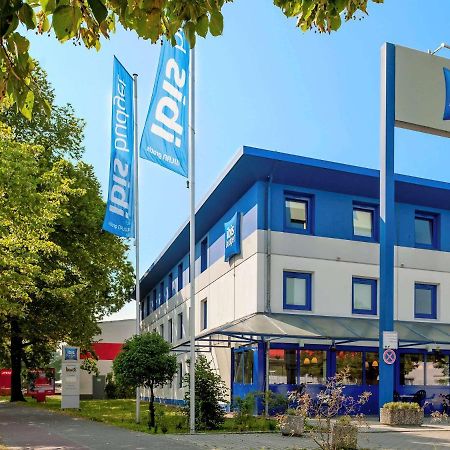 Готель Ibis Budget Berlin Генніґсдорф Екстер'єр фото