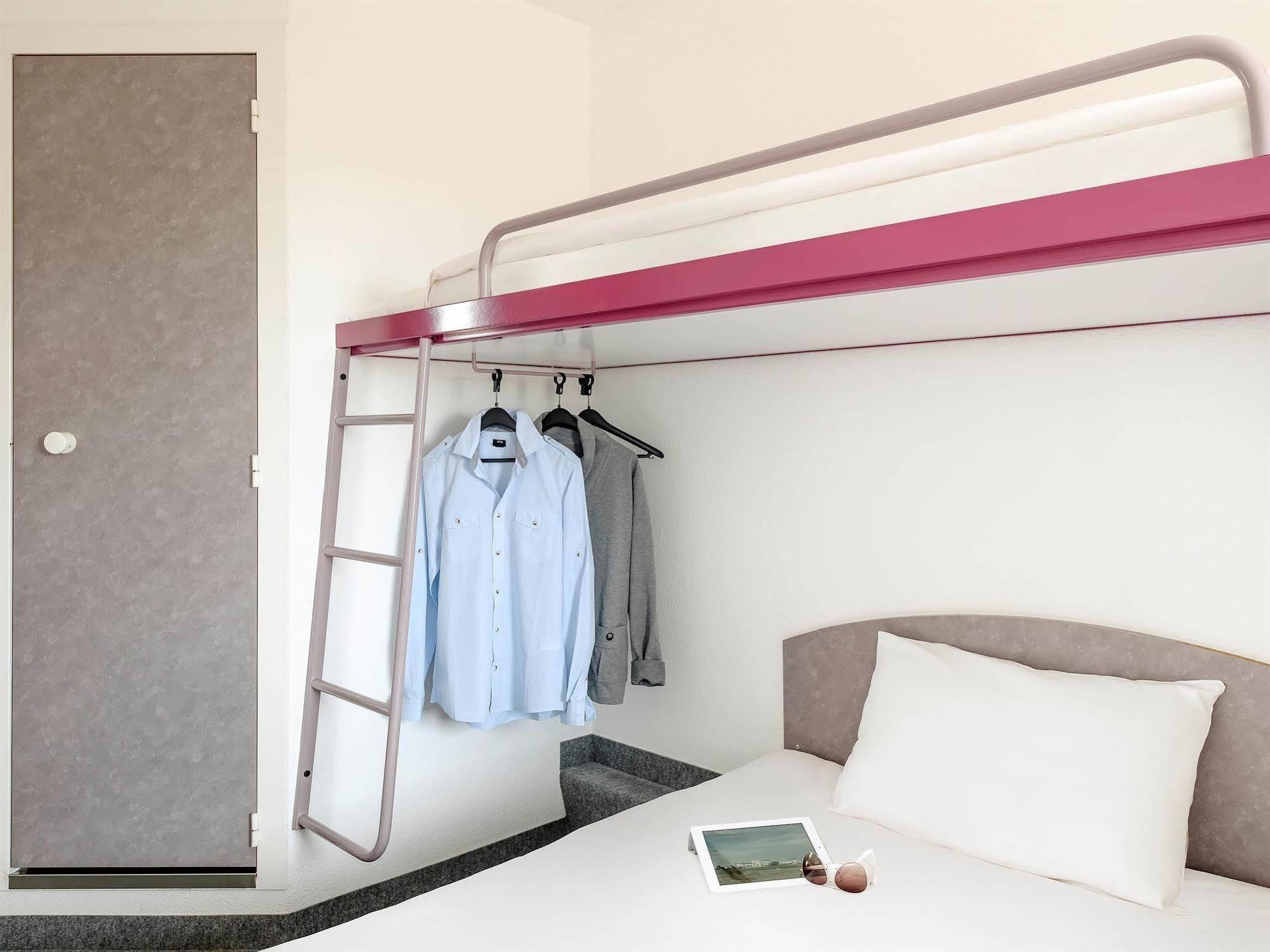 Готель Ibis Budget Berlin Генніґсдорф Екстер'єр фото