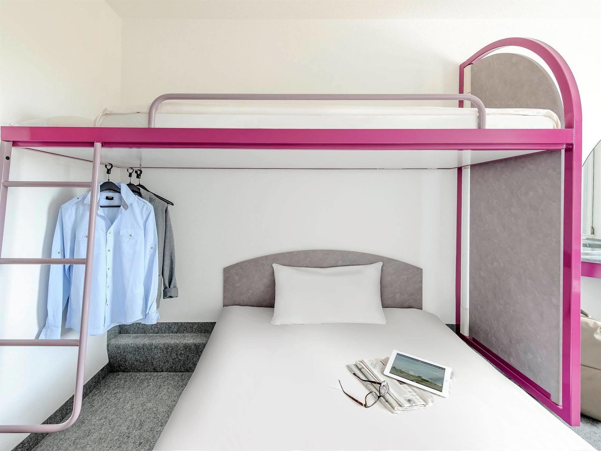 Готель Ibis Budget Berlin Генніґсдорф Екстер'єр фото