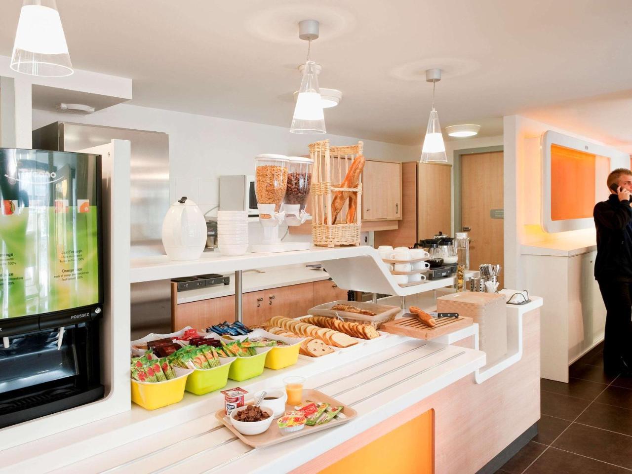 Готель Ibis Budget Berlin Генніґсдорф Екстер'єр фото